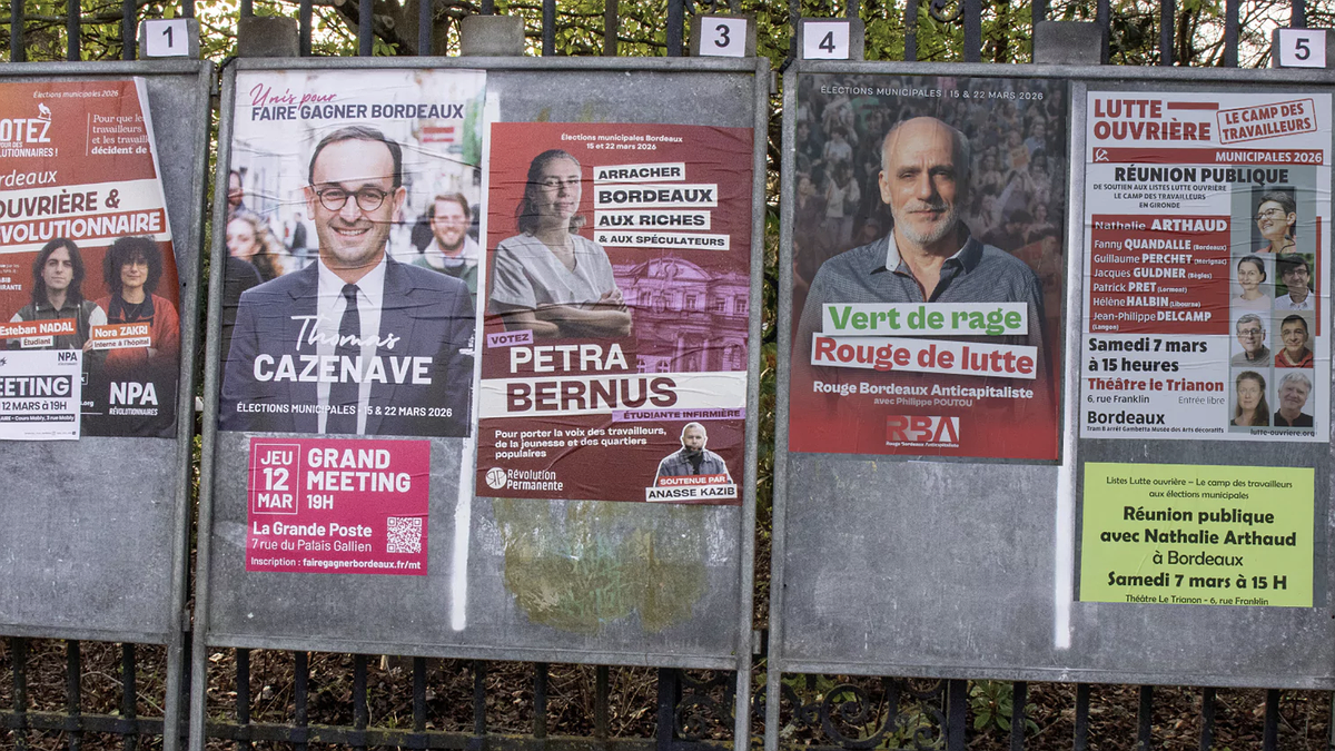 Illustration - 50 nuances de rouge dans les quatre listes de la gauche radicale