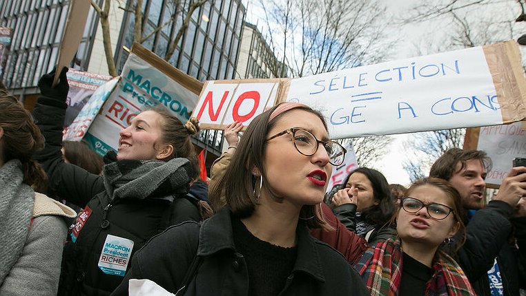 Illustration - Éducation nationale : de l’argent pour l’école, pas pour l’armement !