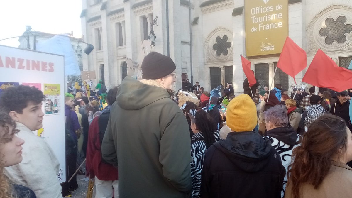 Illustration - Les étudiants bravent l'autoritarisme préfectoral