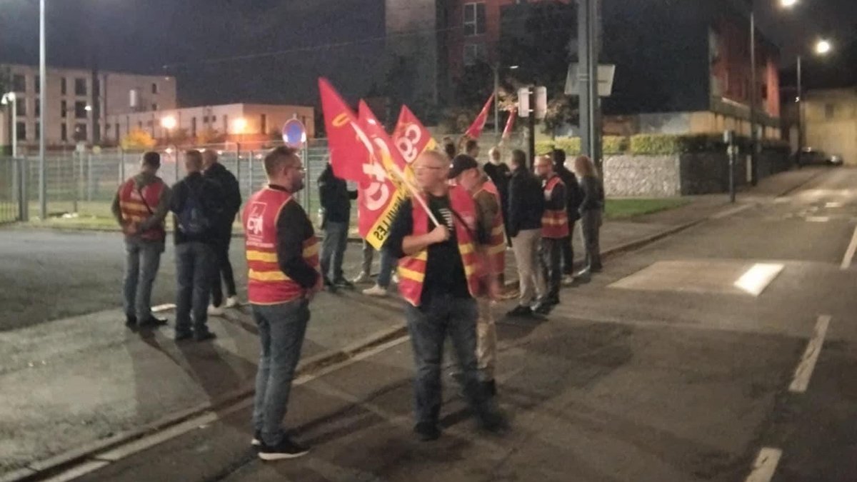 Illustration - Des travailleurs de Transvilles, le réseau de Transport public, ont montré ce qu’il y a derrière la vitrine du Tour de France