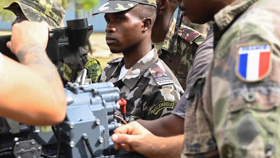 Illustration - piller le gaz au milieu du chaos