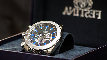 Illustration Vol au-dessous d’un nid de coucous