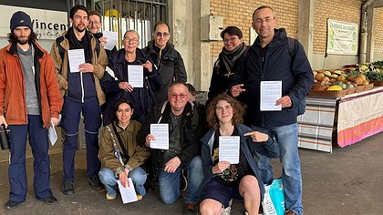 Illustration Les facteurs débraient