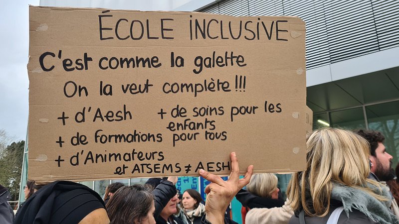 Illustration - Un collège non accessible aux handicapés
