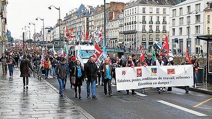 Illustration Non aux suppressions de postes !