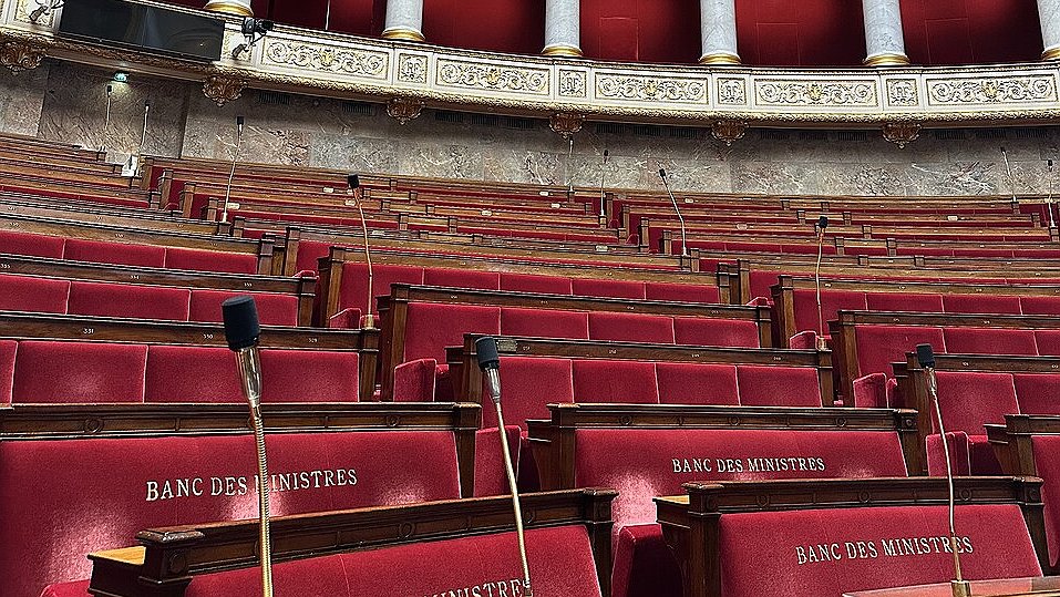 Illustration - LE VRAI POUVOIR N'EST NI À MATIGNON, NI À L'ÉLYSÉE