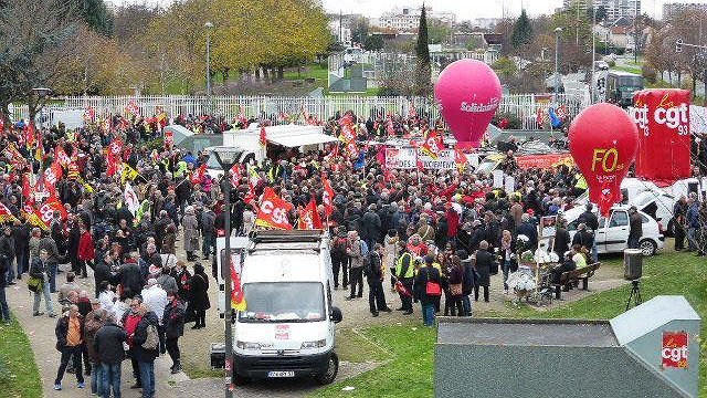 Illustration - des grèves contre les sanctions et les licenciements
