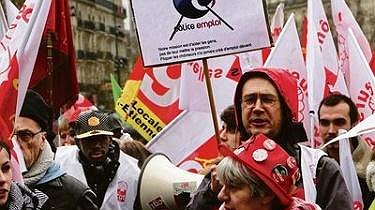 Illustration - un décret  contre tous les travailleurs