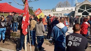 Illustration - non aux licenciements