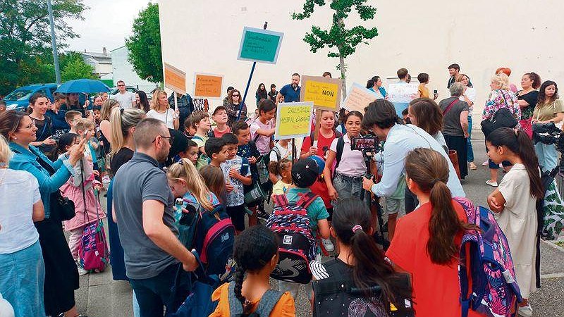 Illustration - contre la fermeture de deux classes