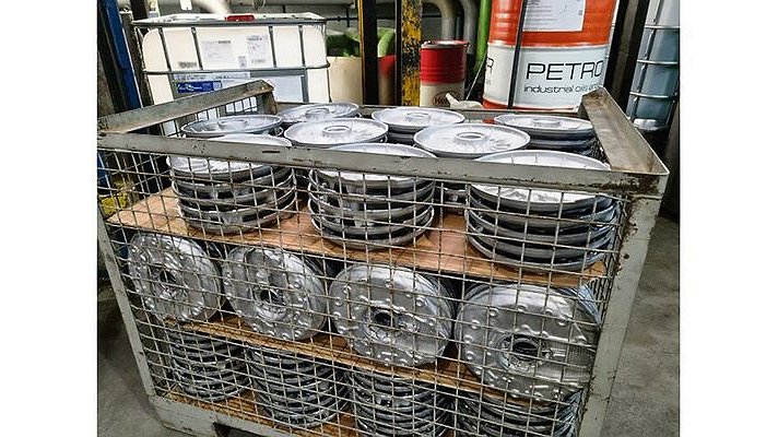 Illustration - non aux suppressionsd’emplois !