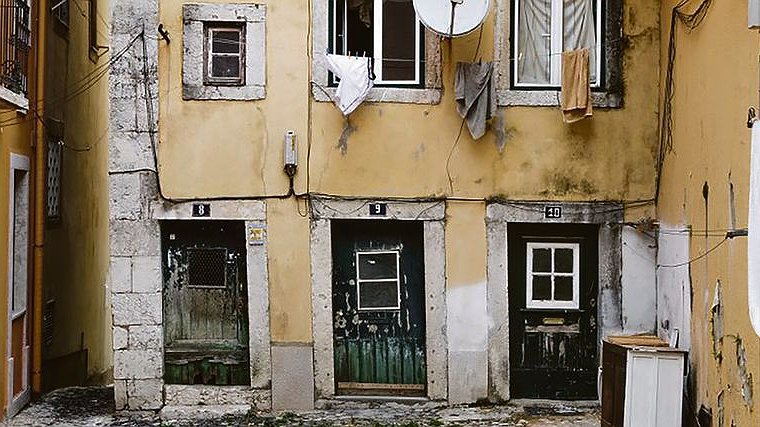 Illustration - les étiquettes valsent, la facture reste